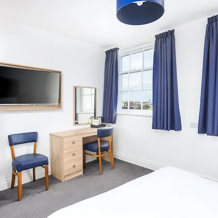 The Esplanade 3*
