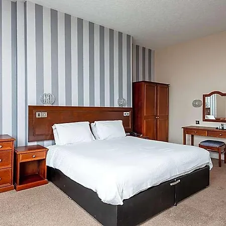 The Esplanade 3*