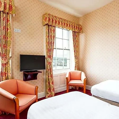 The Esplanade 3*