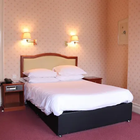 The Esplanade 3*